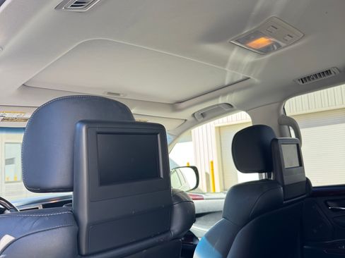 Used 2015 Lexus LX 570 4WD image 12