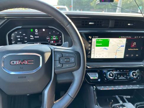 Used 2023 GMC Sierra 1500 AT4 w/ AT4 Premium Package AWD/4WD image 8
