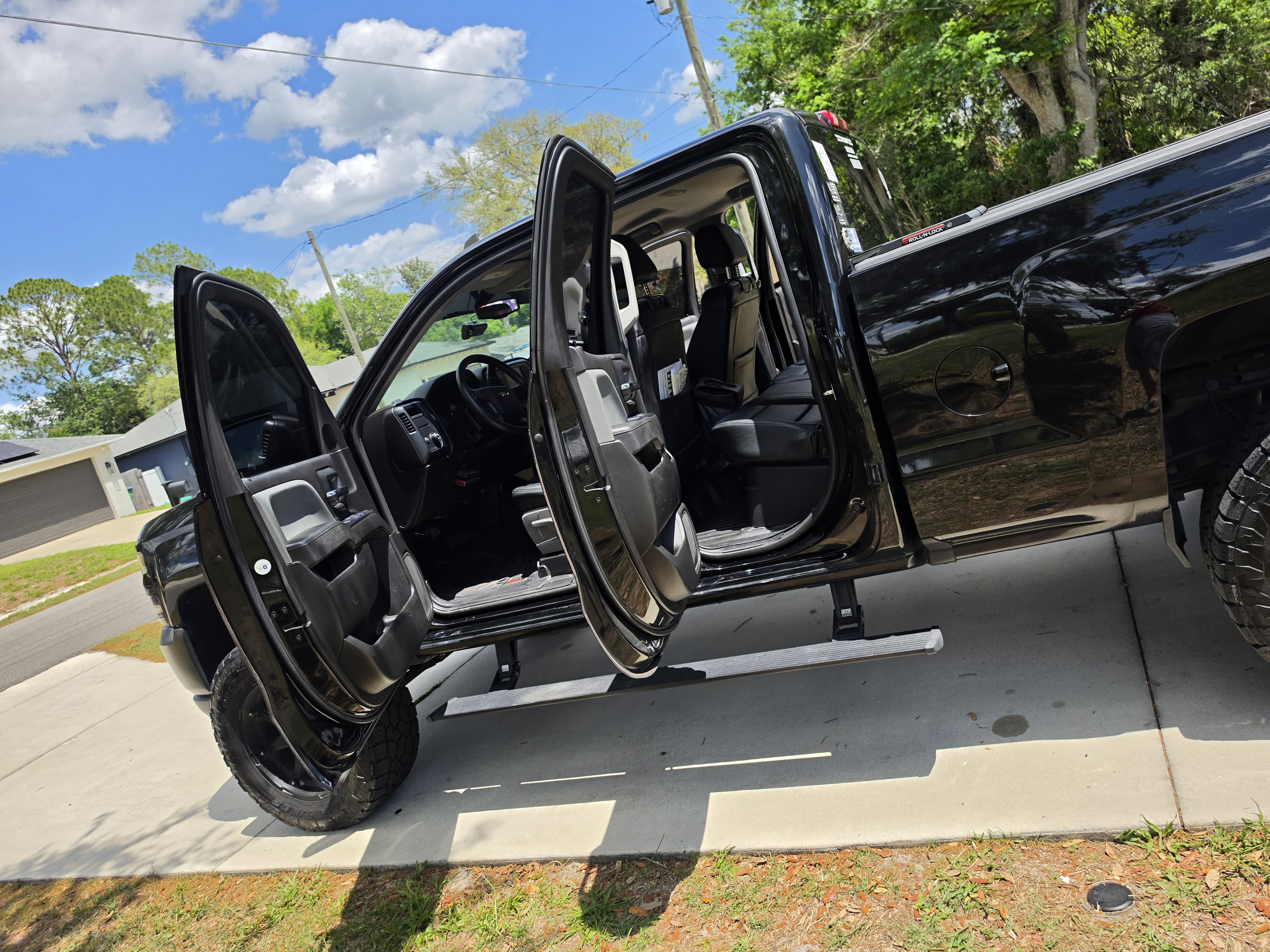 Used 2018 Chevrolet Silverado 1500 W/T w/ Black Out Edition AWD/4WD image 9