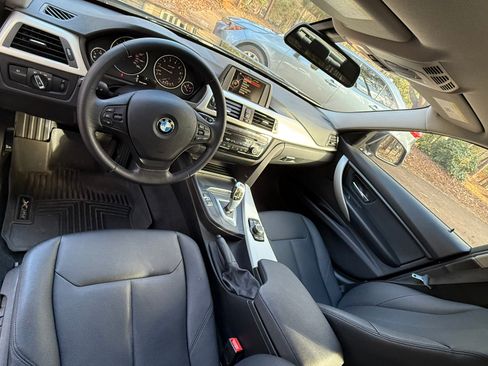 Used 2017 BMW 320i Sedan image 5