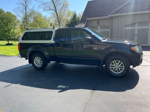 Used 2016 Nissan Frontier SV AWD/4WD image 5