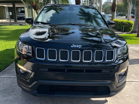 Used 2021 Jeep Compass Latitude w/ Sun and Sound Group image 2