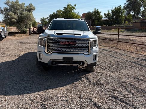 Used 2021 GMC Sierra 2500 Denali w/ Denali Ultimate Package AWD/4WD image 2