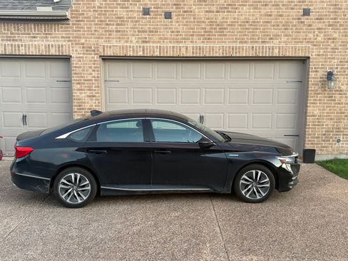 Used 2018 Honda Accord EX image 6