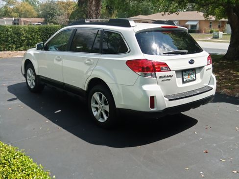 Used 2013 Subaru Outback 2.5i Premium w/ Popular Pkg 1A image 2