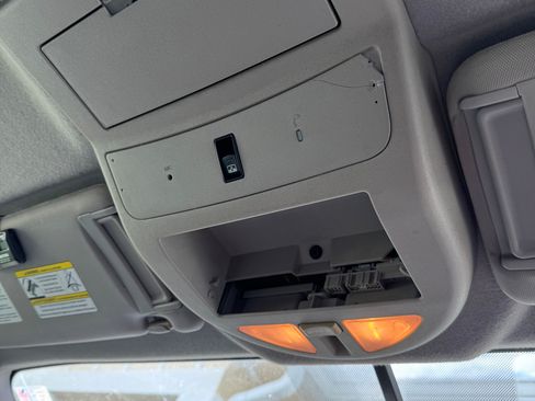 Used 2010 Nissan Titan SE w/ SE Premium Utility Pkg image 10