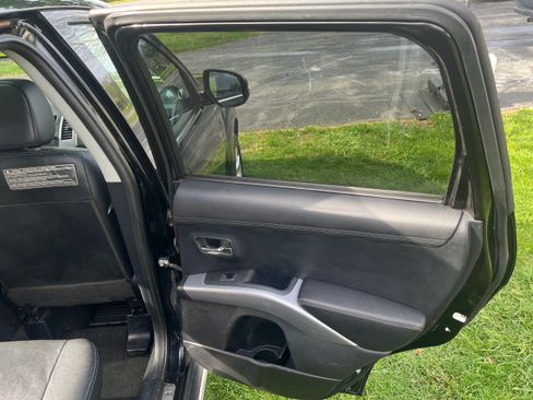 Used 2012 Mitsubishi Outlander GT image 19