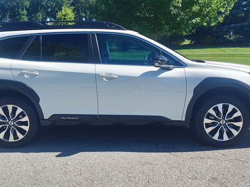 Used 2023 Subaru Outback Limited AWD/4WD image 5