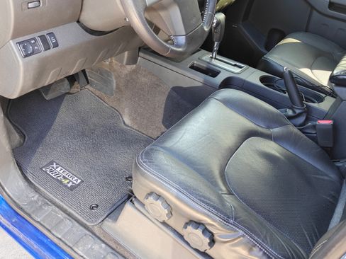 Used 2015 Nissan Xterra PRO-4X w/ Pro-4x Leather Package image 15