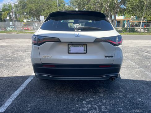Used 2023 Honda HR-V Sport image 5