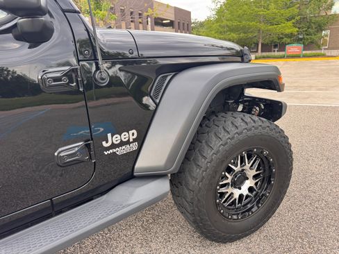 Used 2019 Jeep Wrangler Unlimited Sport S AWD/4WD image 31
