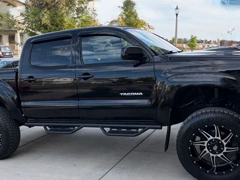 Used 2011 Toyota Tacoma 4x4 Double Cab w/ TRD Sport Pkg image 14
