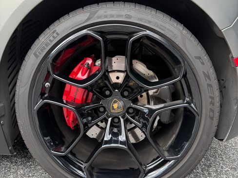 Used 2018 Lamborghini Huracan LP 580-2 RWD image 12