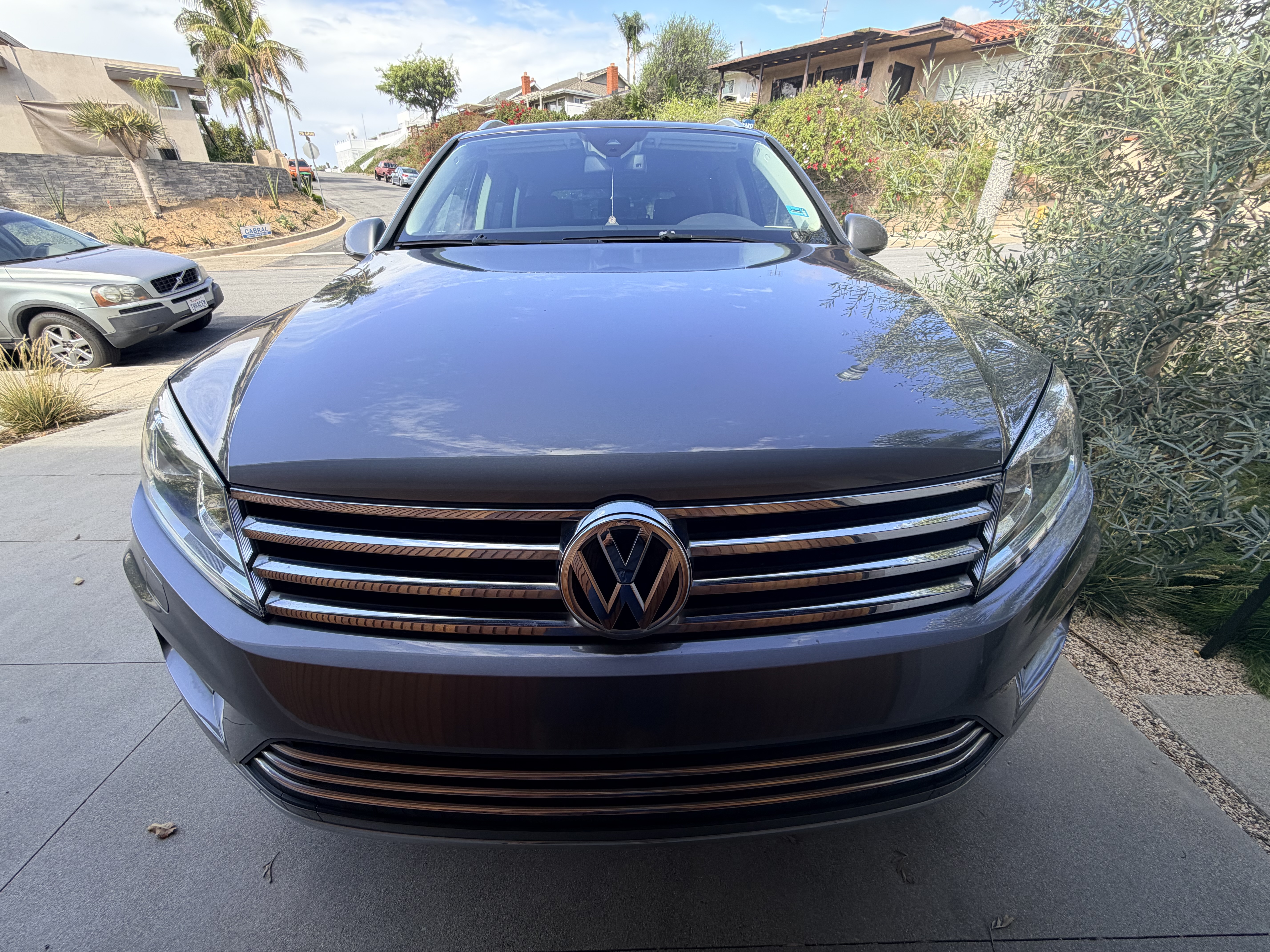 Used 2016 Volkswagen Touareg Sport AWD/4WD image 4