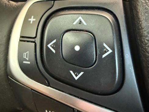 Used 2017 Toyota Camry SE w/ Moonroof Package FWD image 25