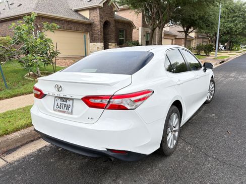 Used 2018 Toyota Camry LE image 6
