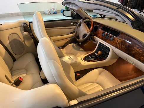 Used 1997 Jaguar XK8 Convertible image 10