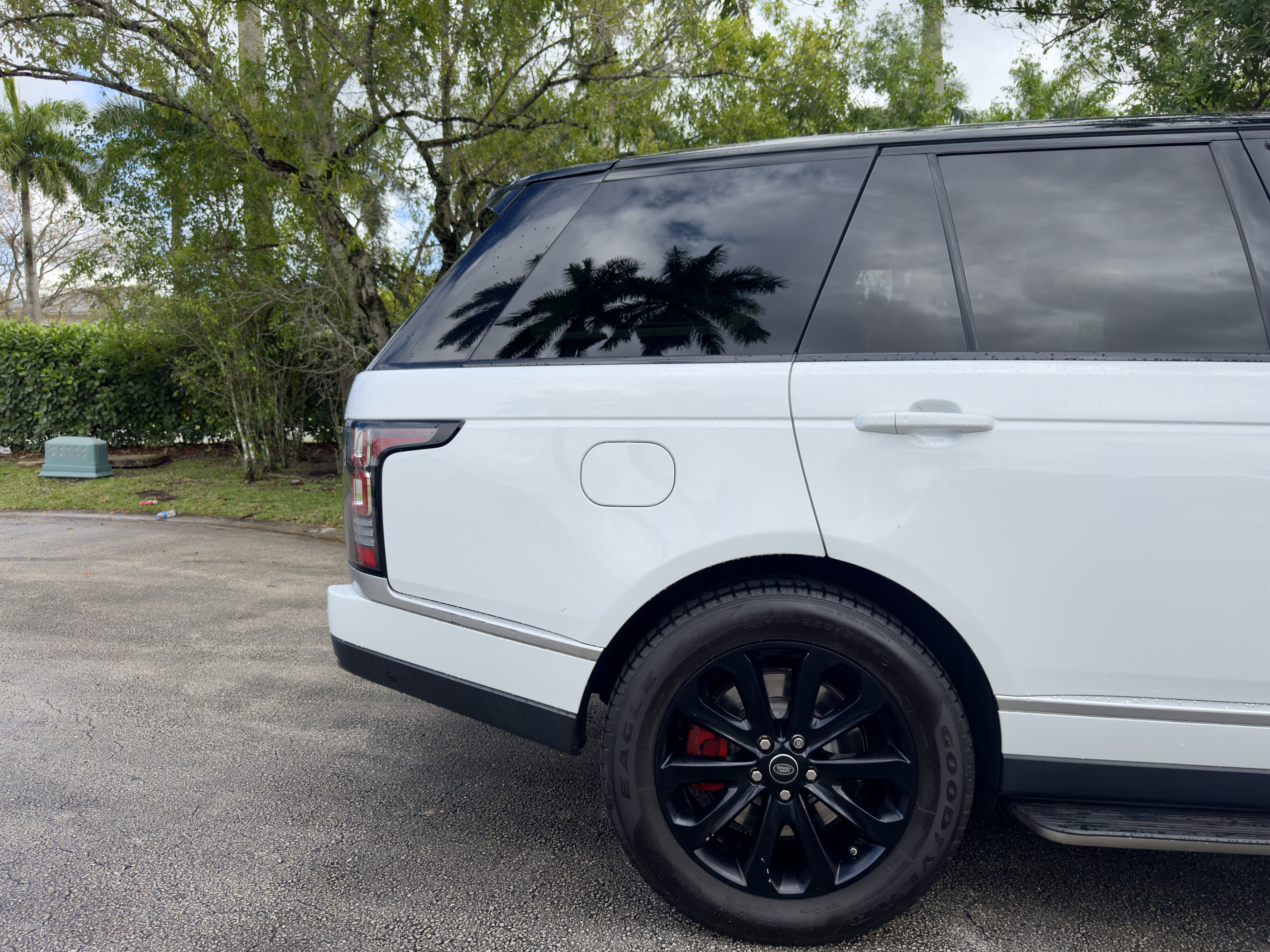 Used 2017 Land Rover Range Rover HSE AWD/4WD image 12