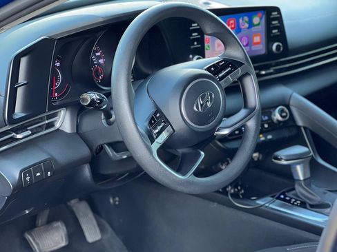 Used 2023 Hyundai Elantra SEL image 16