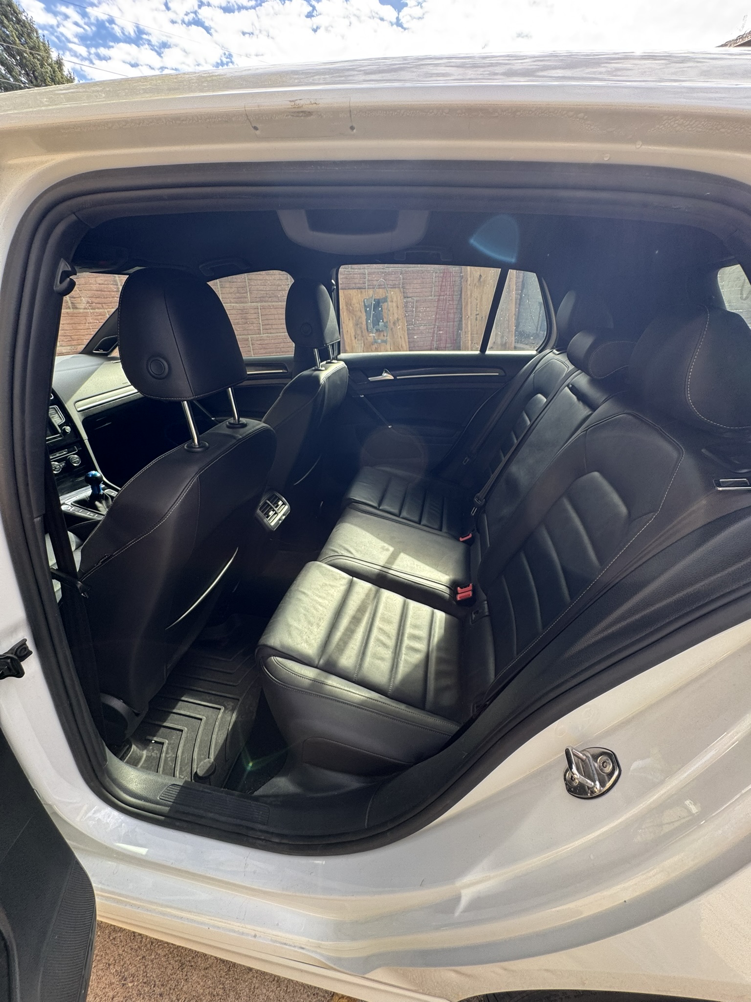 Used 2017 Volkswagen Golf R 4-Door AWD/4WD image 15