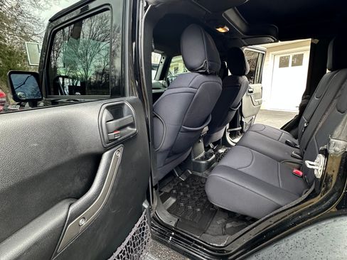 Used 2017 Jeep Wrangler Unlimited Sport w/ Quick Order Package 23S image 16