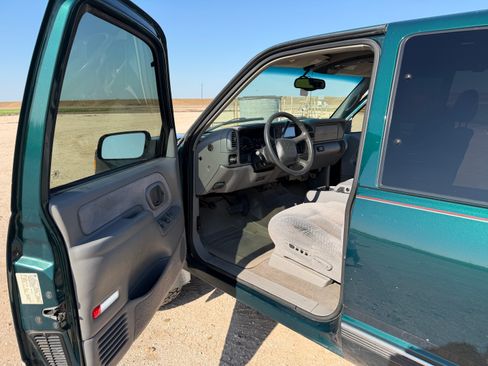 Used 1998 Chevrolet Silverado 1500 LS w/ Preferred Equipment Group 2 image 14