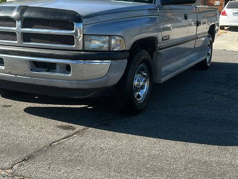 Used 1997 Dodge Ram 2500 Truck 2WD Club Cab image 4