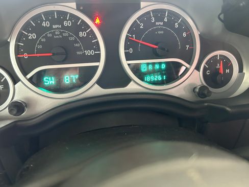 Used 2010 Jeep Wrangler Unlimited Sport AWD/4WD image 15