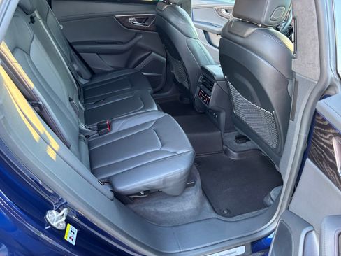 Used 2022 Audi Q8 Prestige image 11