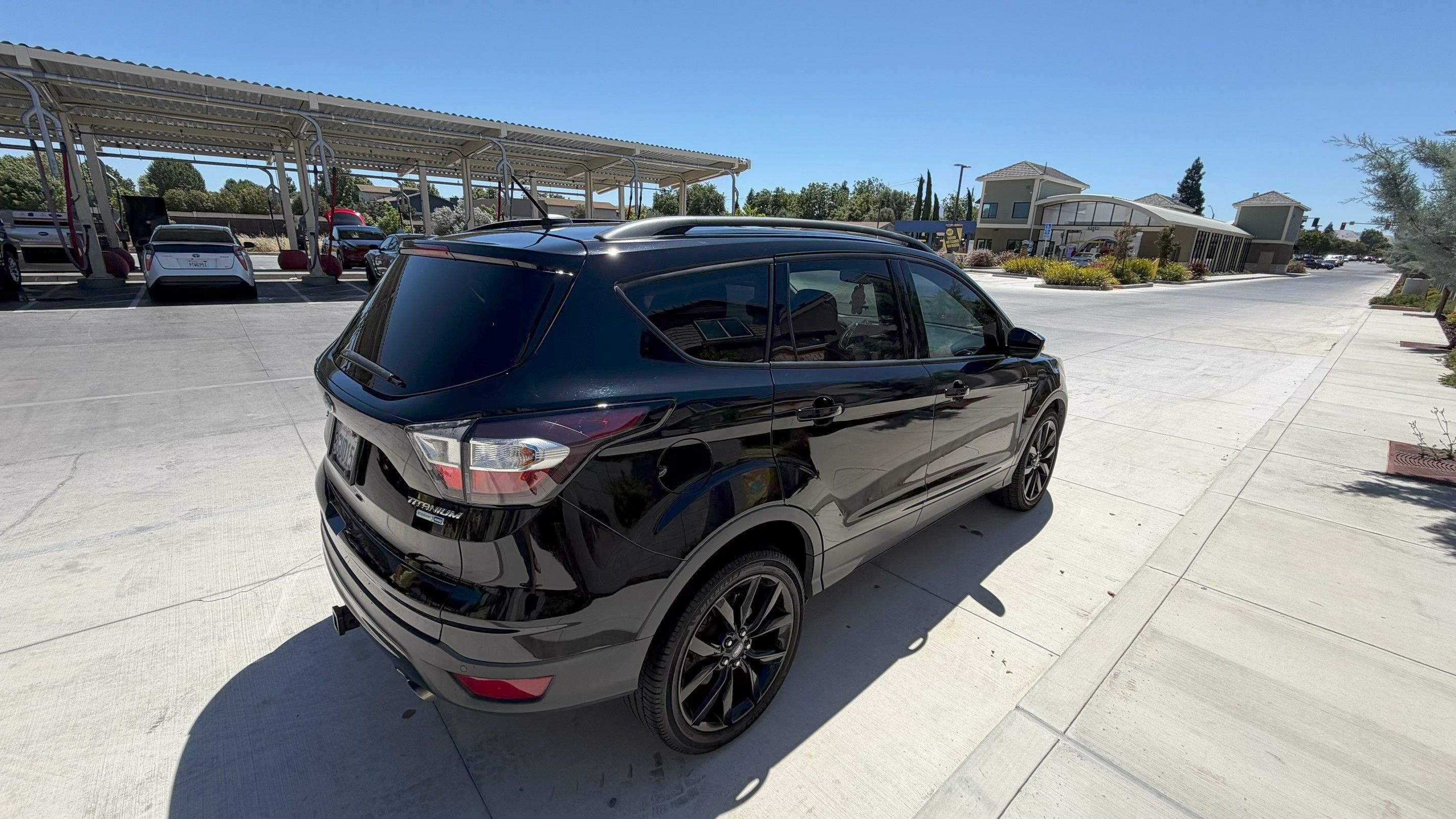 Used 2017 Ford Escape Titanium AWD/4WD image 15