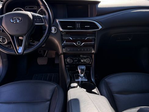 Used 2018 INFINITI QX30 w/ Navigation Package image 14