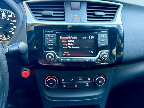 Used 2016 Nissan Sentra SV w/ Style Package image 28