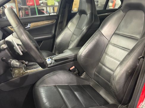 Used 2009 Mercedes-Benz C 63 AMG Sedan w/ Multimedia Pkg image 8