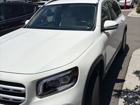 Used 2020 Mercedes-Benz GLB 250 image 2