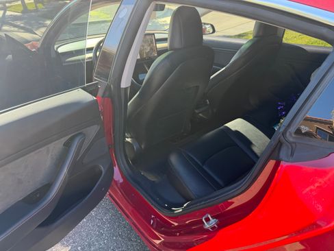 Used 2019 Tesla Model 3 Standard Range Plus image 5