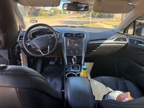 Used 2013 Ford Fusion Energi Titanium w/ Driver Assist Pkg image 9