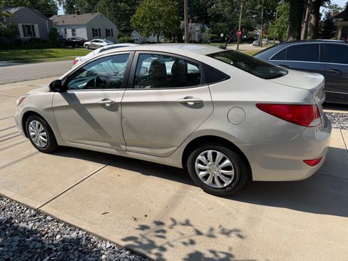 Used 2016 Hyundai Accent SE FWD image 5