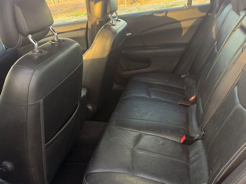 Used 2011 Chrysler 200 Limited FWD image 11
