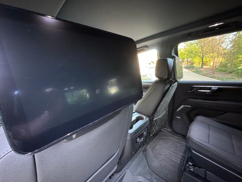 Used 2026 Chevrolet Tahoe High Country image 8