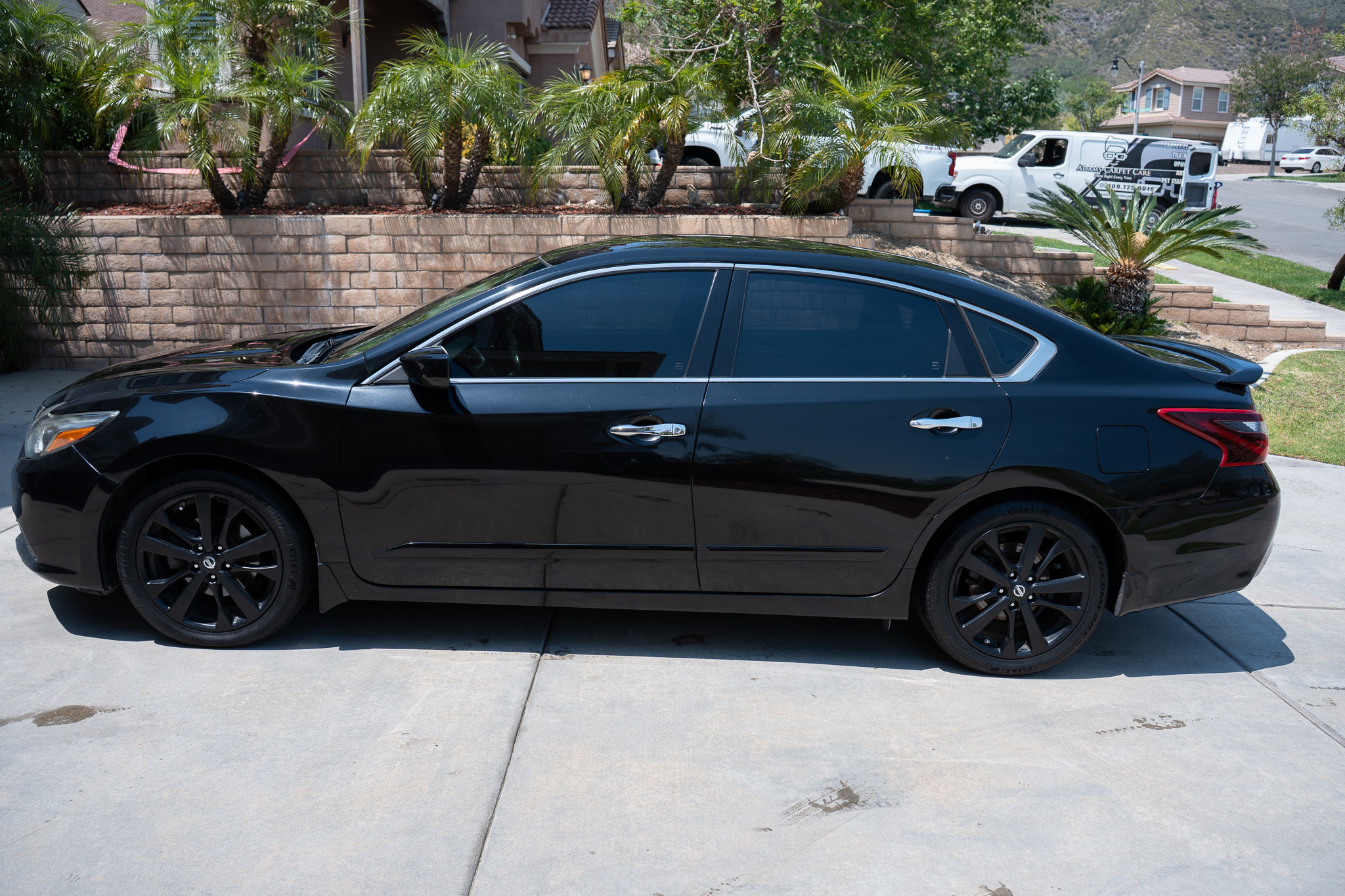 Used 2017 Nissan Altima 2.5 SR w/ Midnight Edition Package FWD image 10