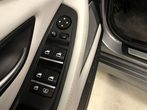 Used 2016 BMW M5 image 16