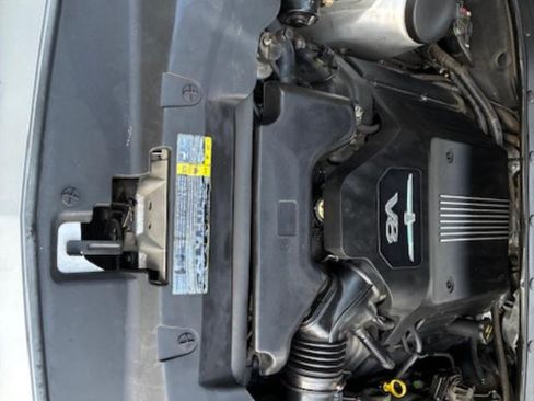 Used 2004 Ford Thunderbird image 18