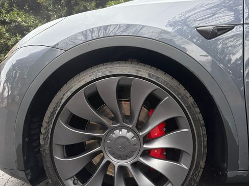 Used 2023 Tesla Model Y Performance image 4