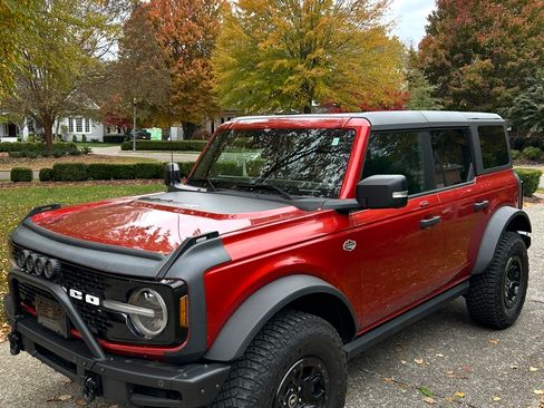 Used 2023 Ford Bronco Wildtrak image 4