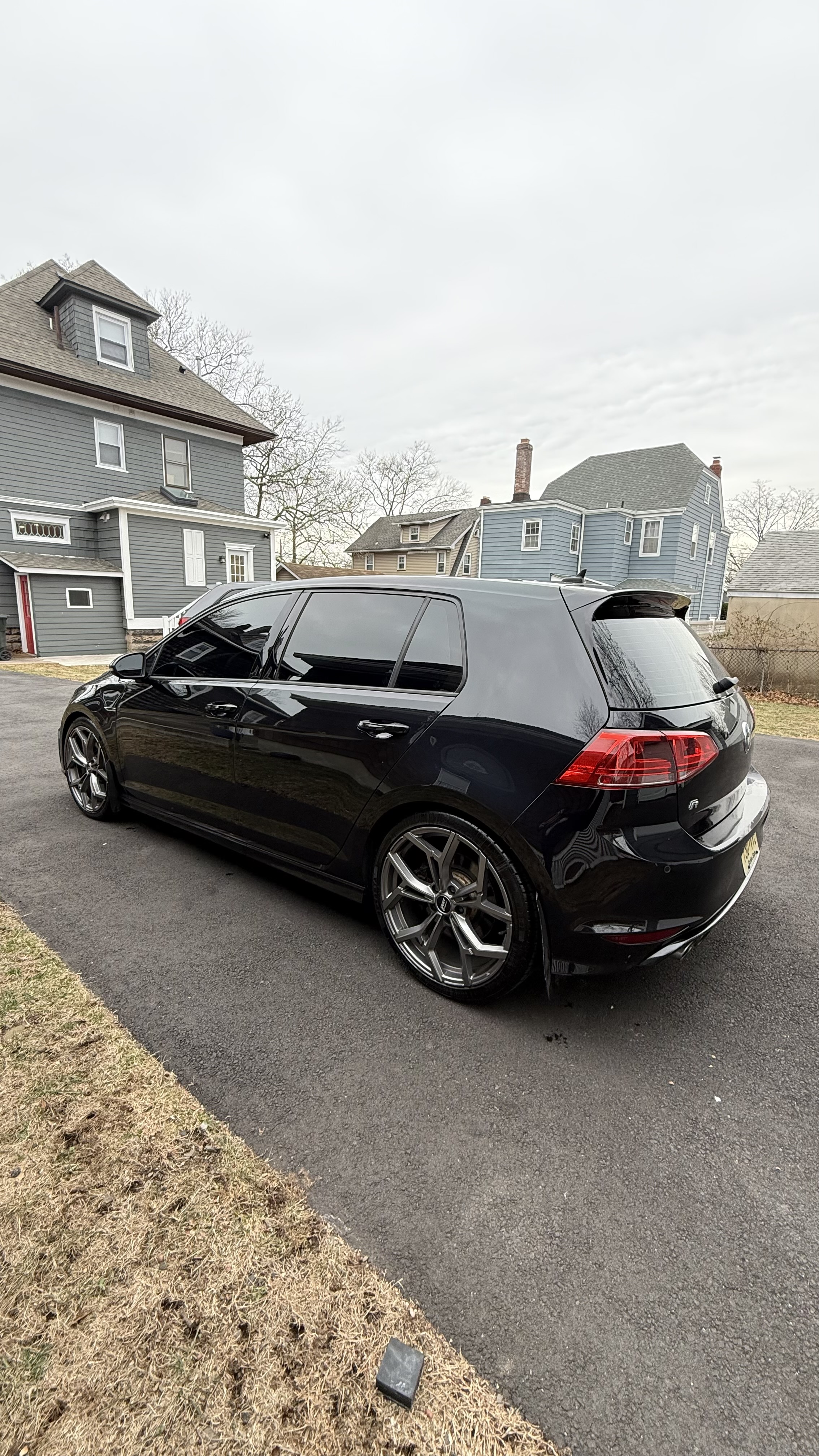 Used 2017 Volkswagen Golf 4-Door AWD/4WD image 8