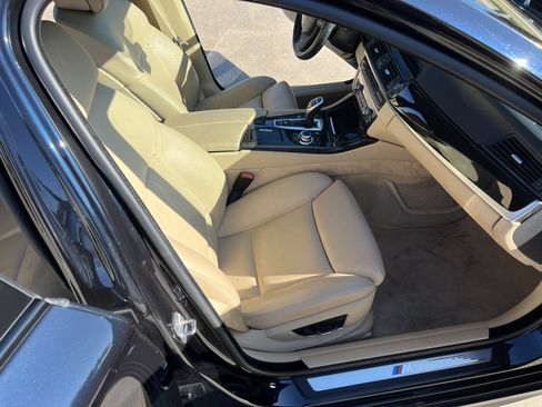 Used 2011 BMW 550i Sedan image 18