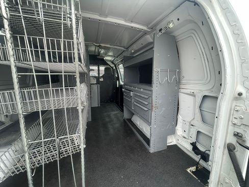 Used 2010 Ford E-250 and Econoline 250 image 10