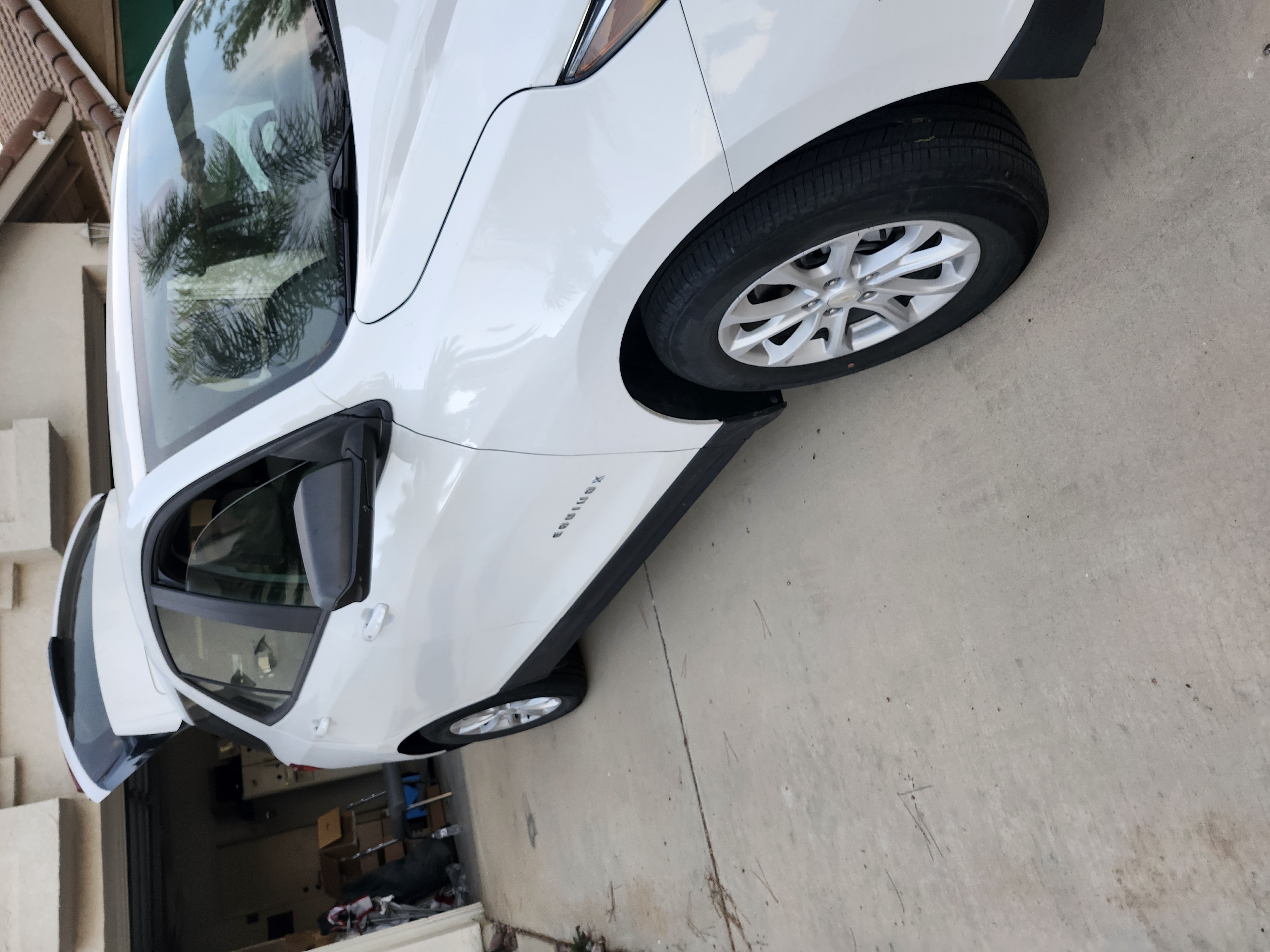 Used 2020 Chevrolet Equinox LS FWD image 1
