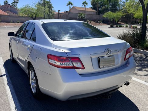 Used 2010 Toyota Camry image 2
