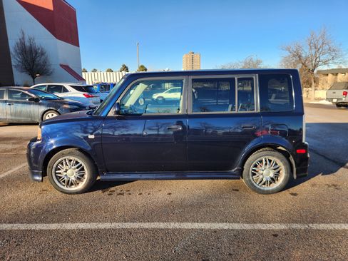 Used 2006 Scion xB Hatchback 4D image 2